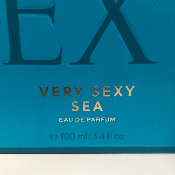Victoria's Secret Very Sexy Sea Perfume 3.4 fl oz - Picture 2 of 5